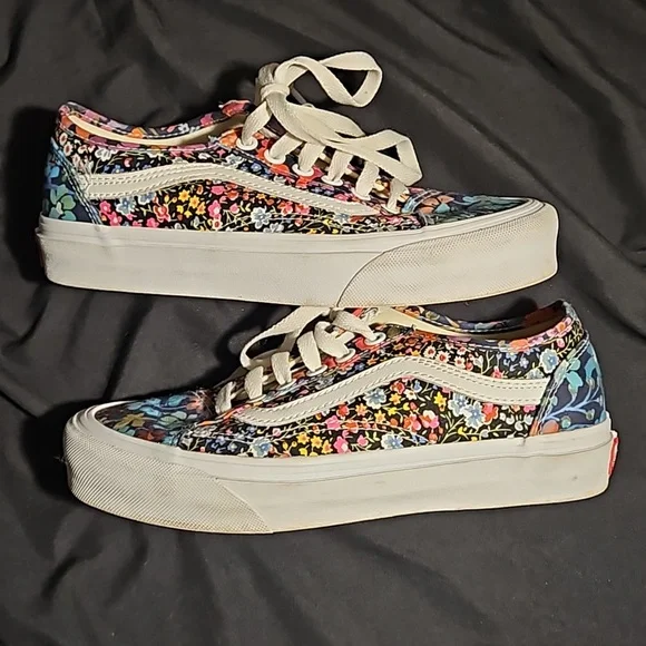 Girls Flower Vans - Picture 3 of 4